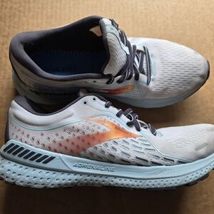 Brooks Adrenaline GTS 21 Running Shoes